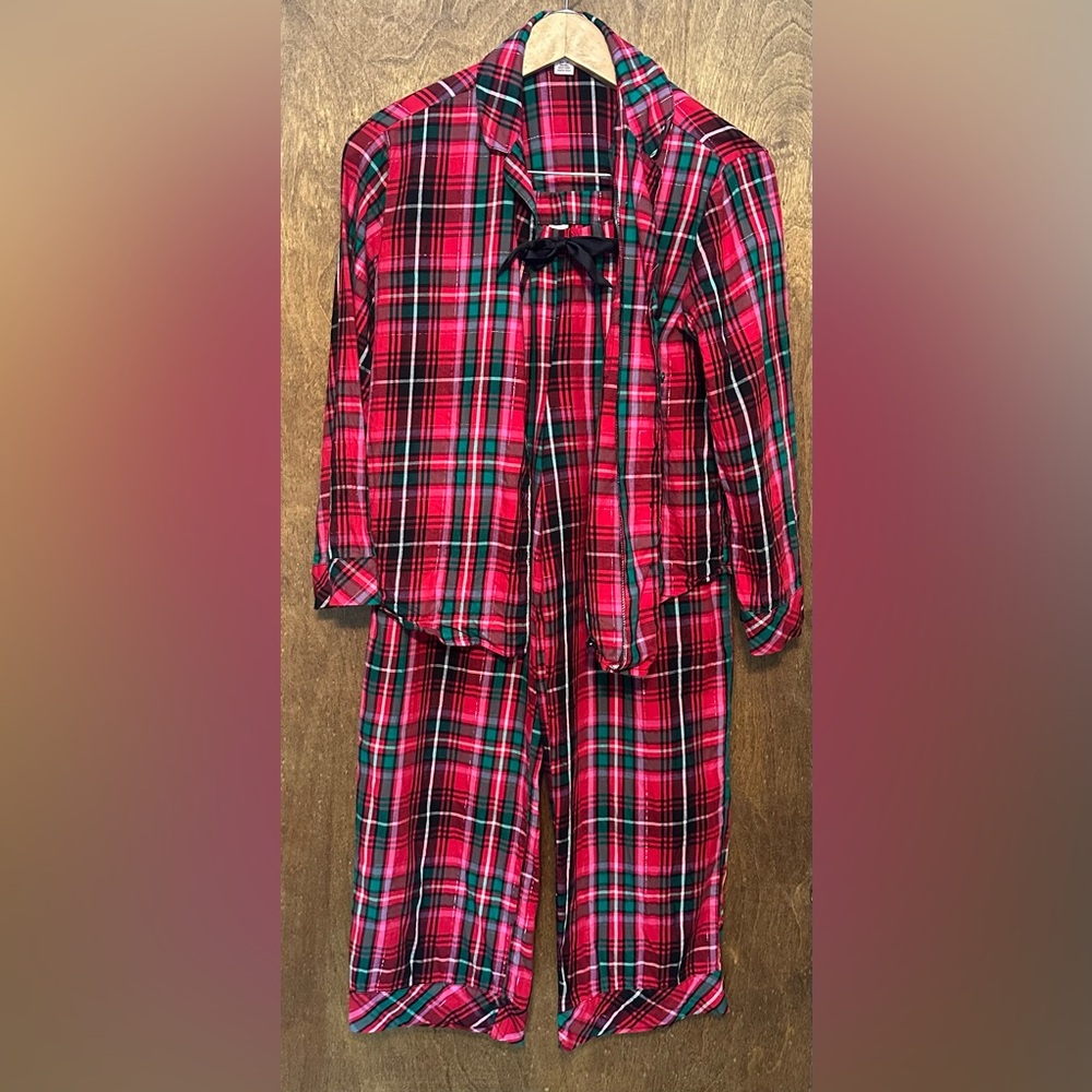 Victoria’s Secret (S) Plaid Metallic Pajama Set - pockets, draw trick, button up